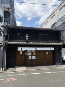 百足屋町木造一棟店舗2階建一棟貸
